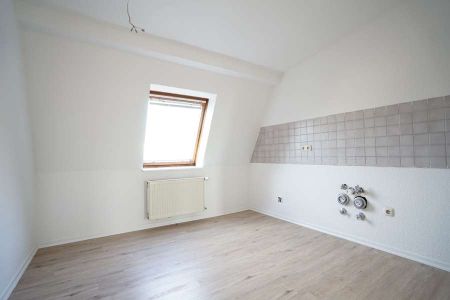 **4-Zimmer-Dachgeschosswohnung in Sudenburg** - Photo 3