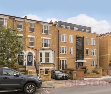 3 bedroom flat in Blackheath - Photo 5