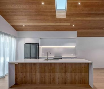 Elegance on Erewhon - Photo 1