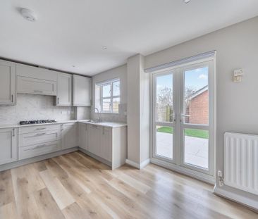 3 bedroom semi-detached house to rent - Photo 3