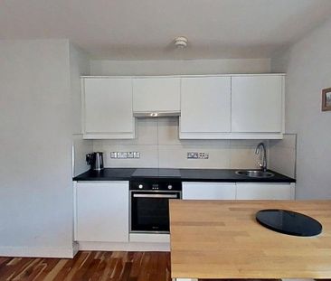 3 bedroom apartment to rent - Photo 2