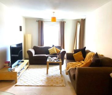 2 Bedroom Flat / Apartment - Canute Road, Southampton - Photo 1