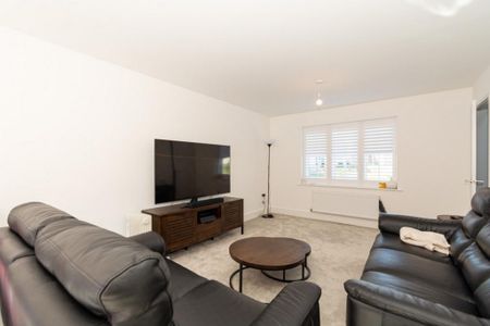 4 bedroom detached house to rent - Photo 2