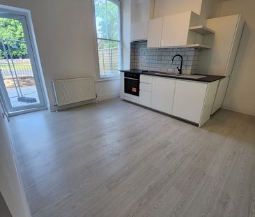 2 Bed Flat, The Avenue, SO17 - Photo 5