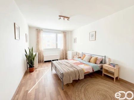 Pronájem bytu 2+1 s lodžií v ulici Jabloňová - Krupka - Fotografie 2