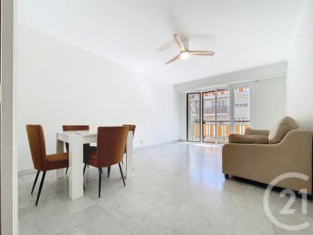 Location Appartement 3 pièces 73m² NICE 06300 - Photo 2