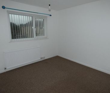 3 bedroom end of terrace house to rent - Photo 6
