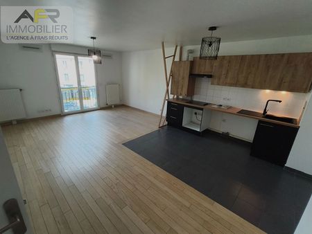 Location Appartement 3 pièces 69m² - Photo 3