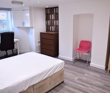 9 bedroom terraced house to rent - Photo 5