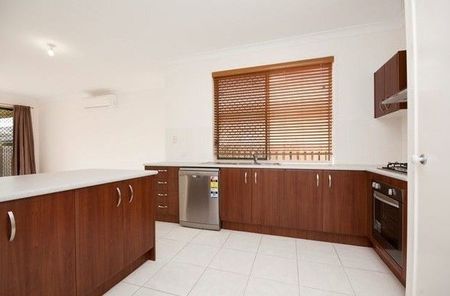 Spacious Home with Two Living Areas + Study - Photo 5