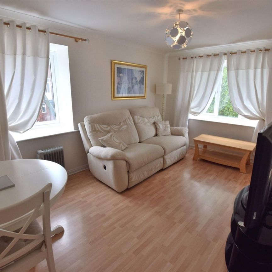 Durham Road, Gateshead, NE9 - Photo 1