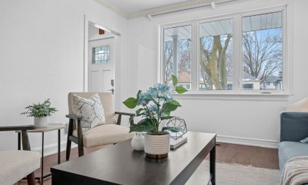 For Lease - 27 Stock Avenue Unit# Upper, Toronto, Ontario - Photo 2