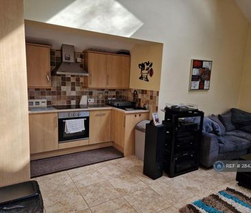 1 bedroom semi-detached house to rent - Photo 5