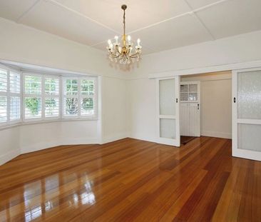 IDEAL FAMILY HOME IN QUIET LOCATION - Photo 3