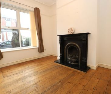 Ripponden Road, Oldham - Photo 3