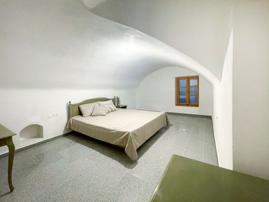 Zentrale 2-Zimmer-Wohnung im Altbaustil - Photo 1