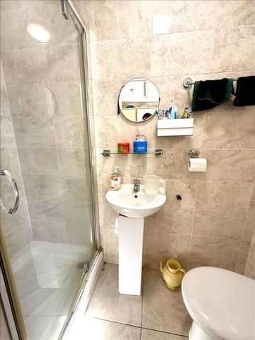 Harrow Road, East Ham, E6 - Photo 5