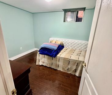 For Lease - 9 Paddington Road, Brampton, Ontario - Photo 3