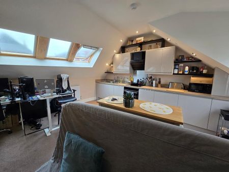 2 bedroom flat to rent - Photo 2