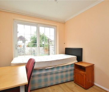 4 bedroom semi-detached house to rent - Photo 5