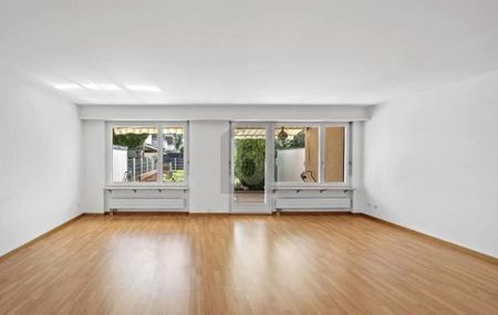 SUNNY AND MODERN WITH GARDEN - Photo 2