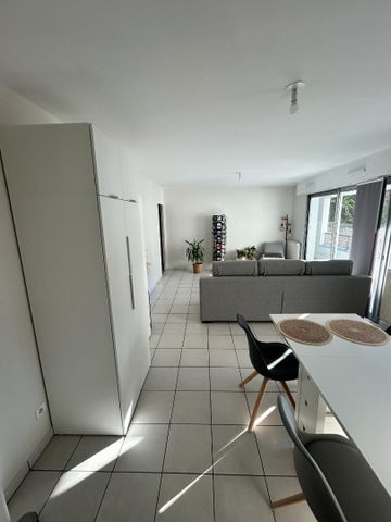 Location Appartement 3 pièces 72m² - Photo 5