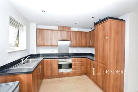2 bedroom flat to rent - Photo 5