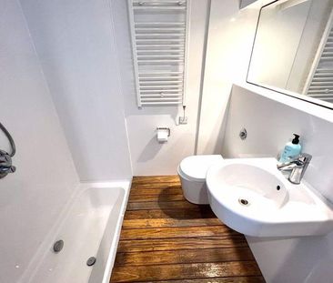 2 bedroom end of terrace house to rent - Photo 4