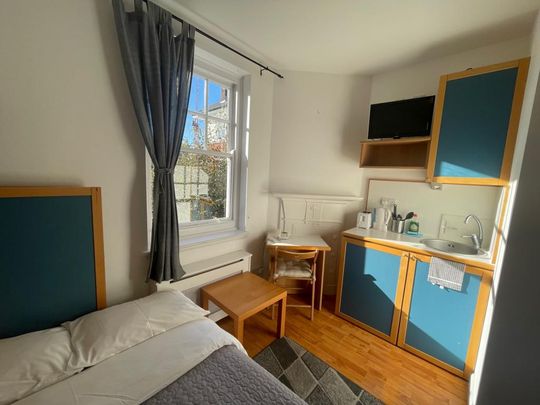 Flat 417 Fulham Palace Road, Fulham W6 9HH - Photo 1