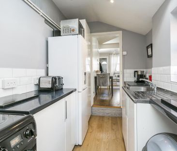 3 bedroom terraced house to rent - Photo 5