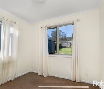 Low maintenance home - Photo 3