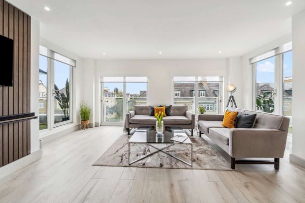 Woodman Mews, Richmond, Surrey, TW9 4AP - Photo 1