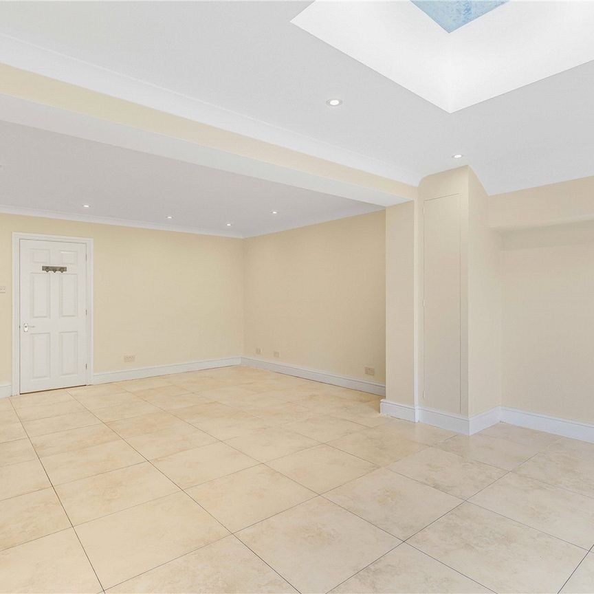 Fielding Mews, Barnes, SW13, London - Photo 1