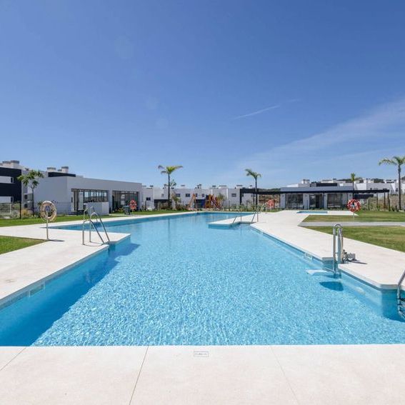 Alquiler de piso en Calle el Salvador - Photo 1