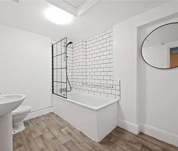 Scrubs Lane, London, NW10 - Photo 1