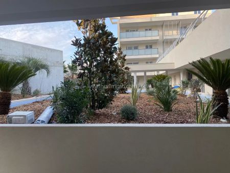 Location Appartement 2 pièces 44 m2 à Antibes - Photo 5