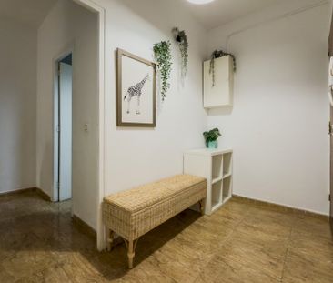 Single room in Poble Sec district - Photo 1