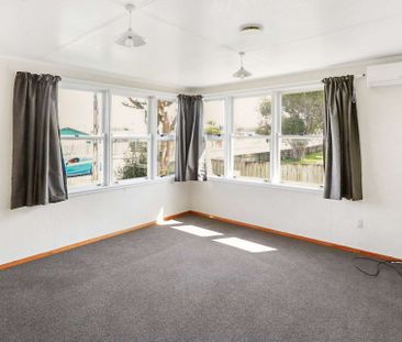 Three Bedroom Home Papakura! - Photo 1