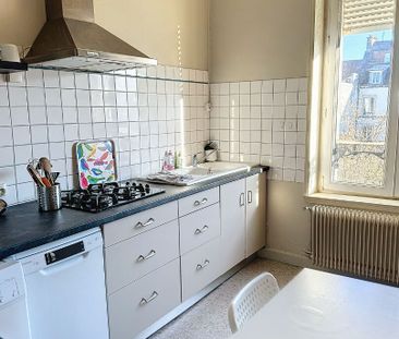 Appartement à louer - REIMS CENTRE- - Photo 5