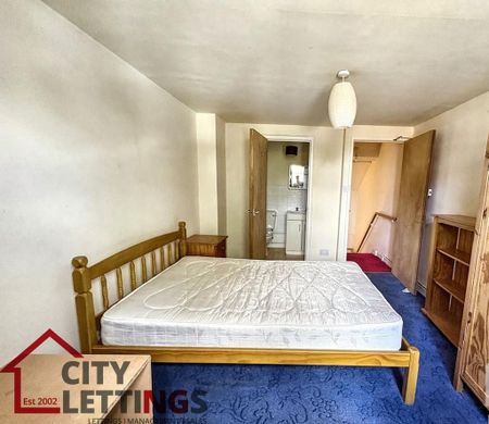 2 bedroom flat to rent - Photo 2