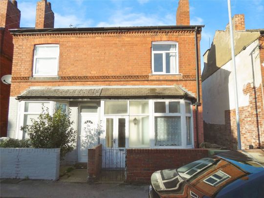 2 bedroom house to rent Victoria Street, Mansfield, Nottinghamshire, NG18 - Photo 1