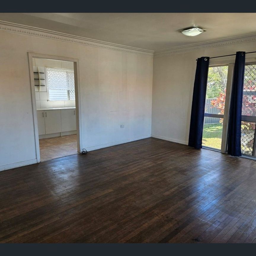 Convenient 3-Bedroom Home – Walk to Shops & Public Transport - Photo 1
