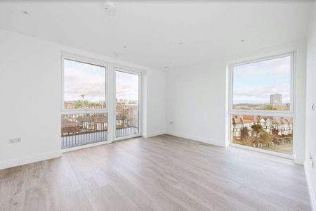 A fantastic two bedroom apartment available in an exceptional London canal side development. - Photo 2