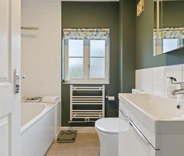 2 bedroom semi-detached house to rent - Photo 6