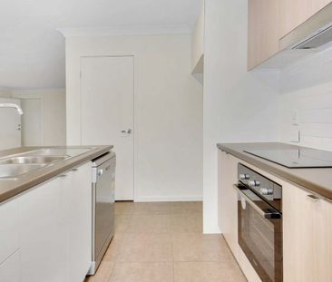 Spacious 3‑Bedroom Unit for Rent – 185/25 Farinazzo St, Richlands Q... - Photo 3