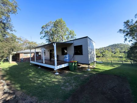 Charming 2-Bedroom Granny Flat in Glenvale - Photo 3