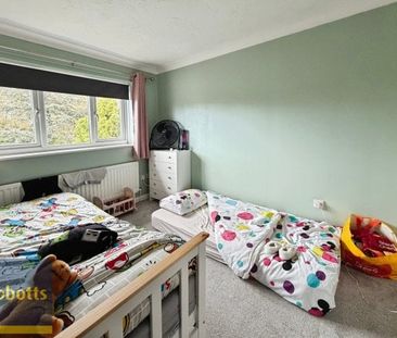 Bede Close - North Wootton - Photo 3