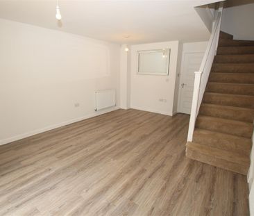 2 bedroom End Terraced to let - Photo 2