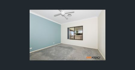 PERFECT FAMILY HOME! - Photo 2