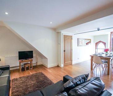 A 3 Bedroom Flat in Town Centre GL50 4EF - Photo 1